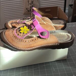 L’ Artiste NEW! Elegant Brown and Purple Women's Sandals